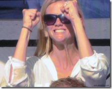 brooklyn decker 6 - cheering for andy roddick - you go guy - wimbledon 2009