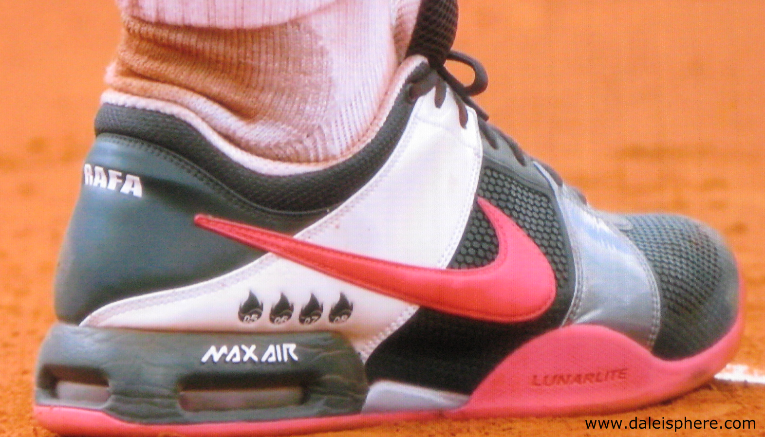 rafael nadal nike shoes