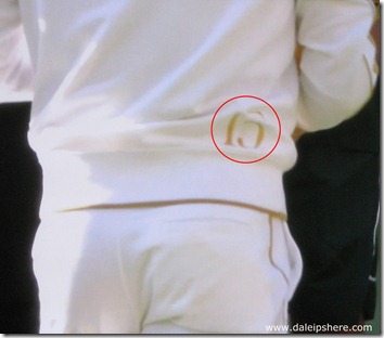 wimbledon 2009 - federer's 15-slam designer cardigan