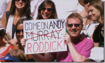 andy murray fans cheer for roddick after murray's defeat