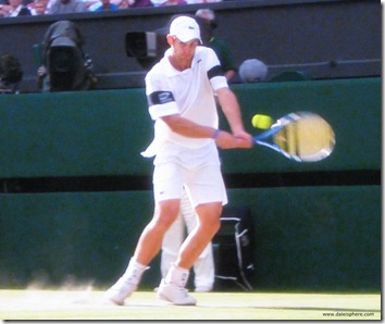 andy roddick playing terrific tennis (against Federer here) at Wimbledon 2009