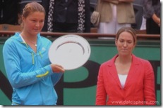 Safina Holds Runner-up Trophy as Henin looks on at 2008 French Open